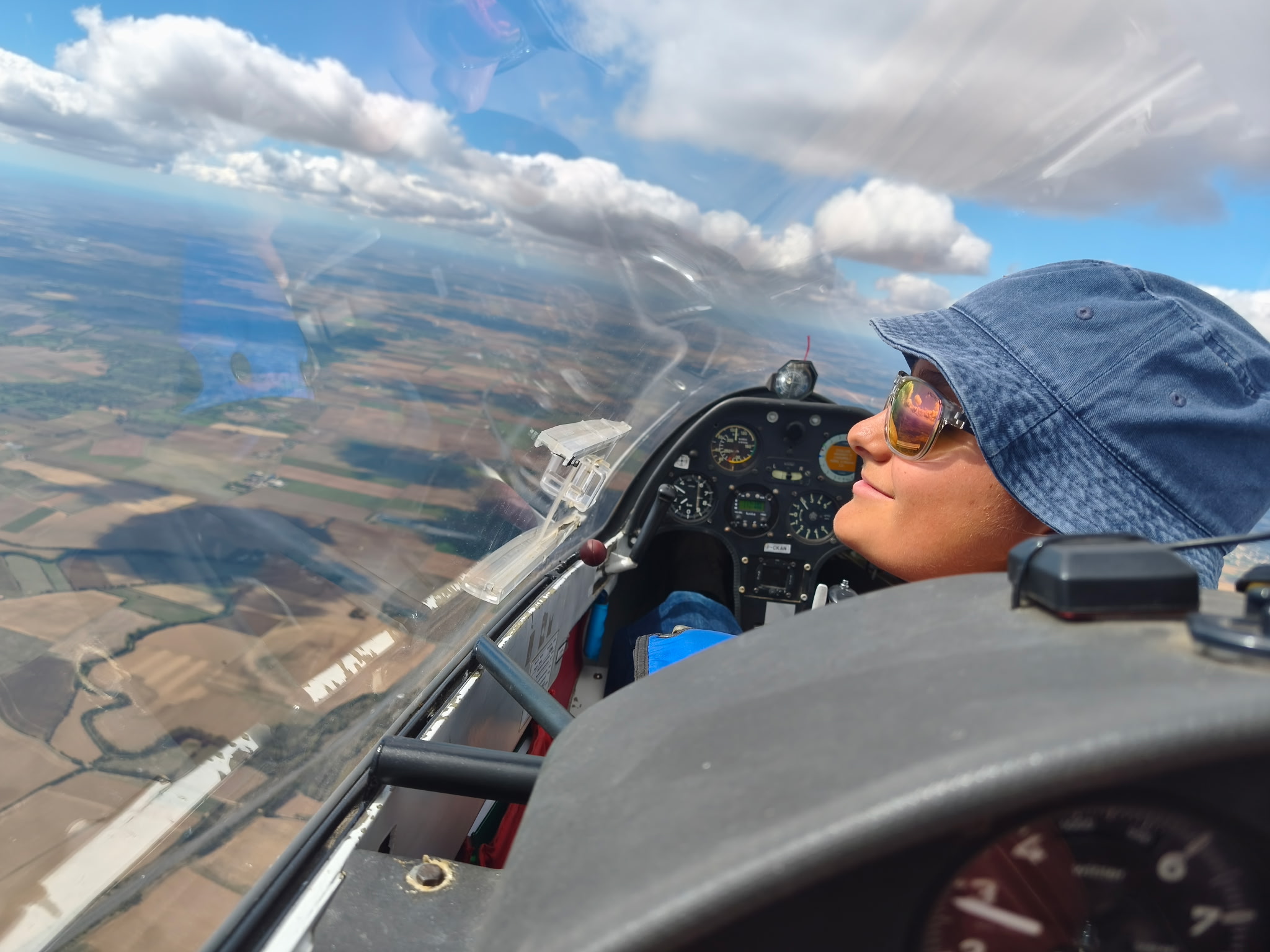 Illustration de l'article : Sibylle obtient son brevet de pilote a 16 ans